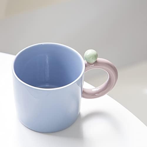 ספל קרמיקה כחול בגודל 11 אונקיות עם חרוז ירוק על הידית הסגולה, כוס קפה מושלמת או כוס תה, חמוד, מעניין